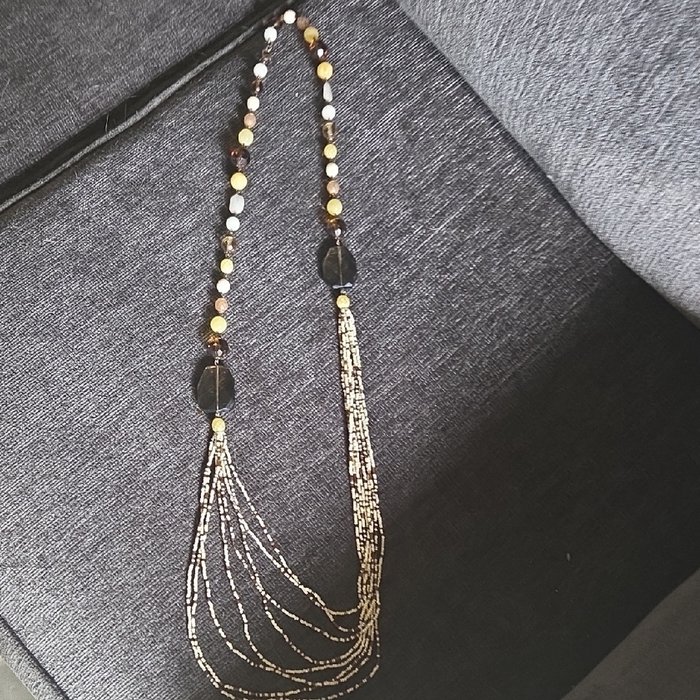 Elegant Beaded Necklace in Gold and Brown